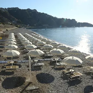 Il Cantone Del Faro Affittacamere Giardini Naxos